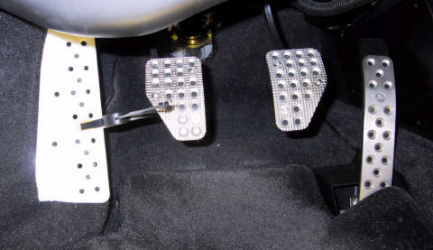 TR dead pedal