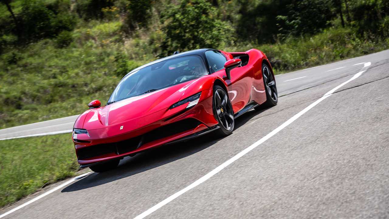 Ferrari SF90 Stradale, the test