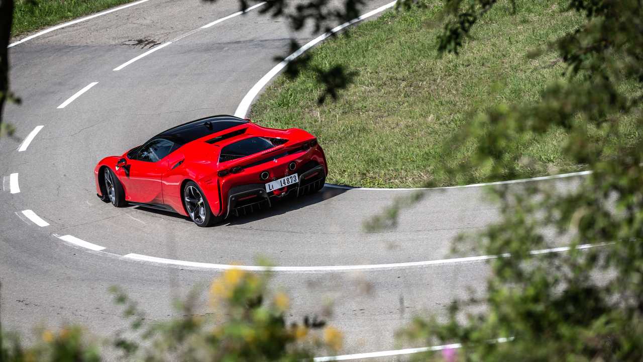 Ferrari SF90 Stradale, the test