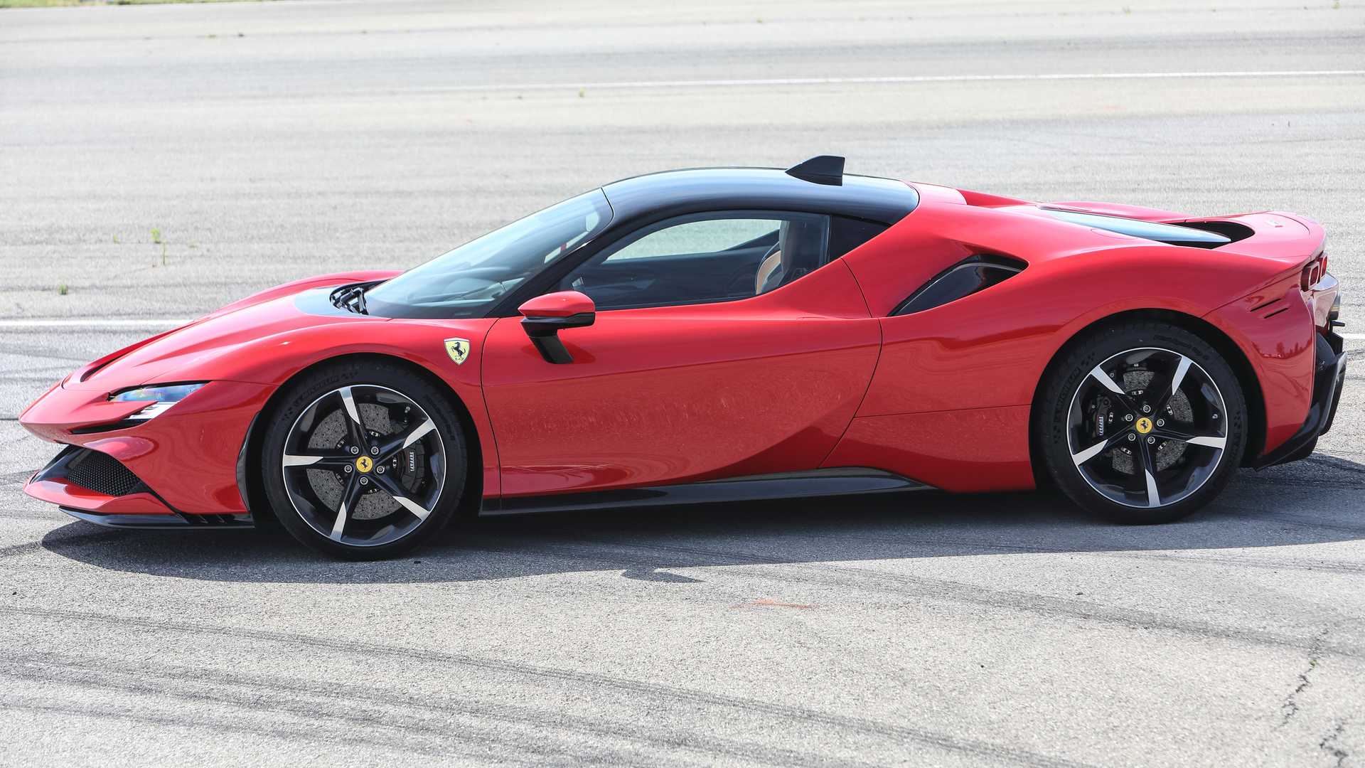 Ferrari SF90 Stradale, the test