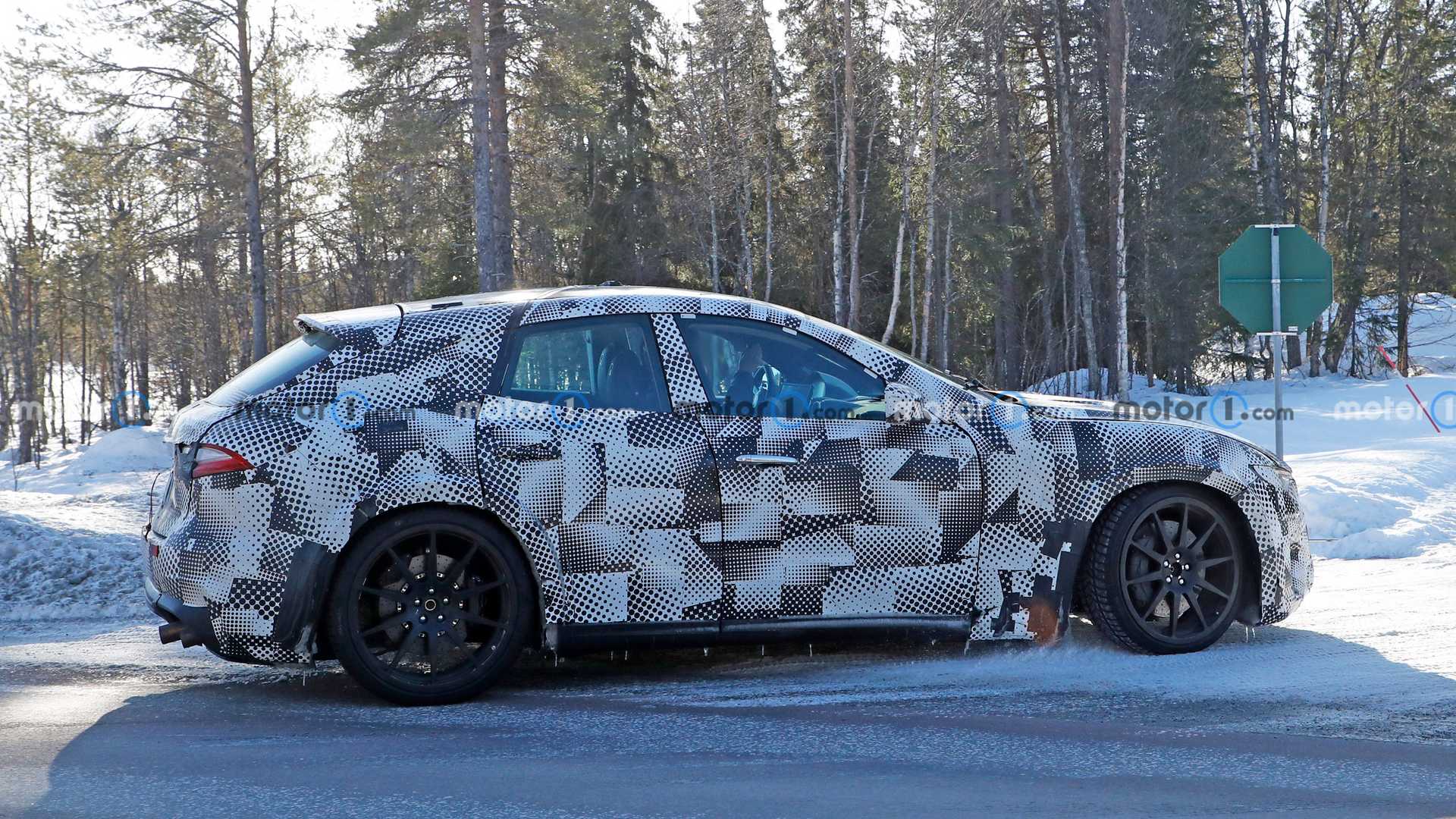 Ferrari Purosangue Mule Side View Spy Photo