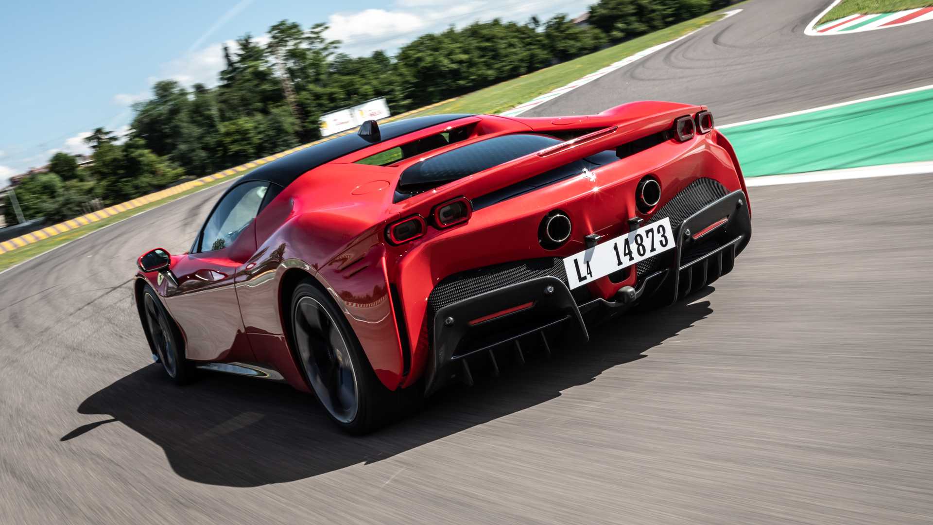 Ferrari SF90 Stradale, the test